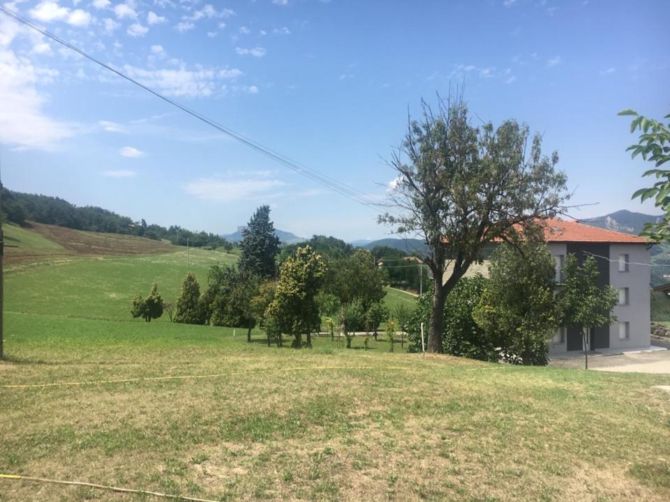 B & B Pratopiano Toano Exteriér fotografie